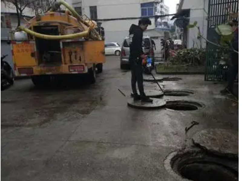 四方区马桶疏通电话《机械投下水、低价》专业通下水道